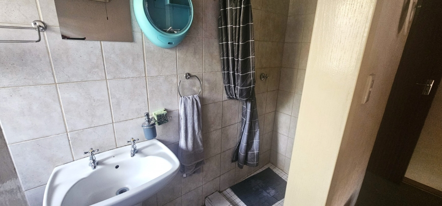 To Let 3 Bedroom Property for Rent in Waterval East North West